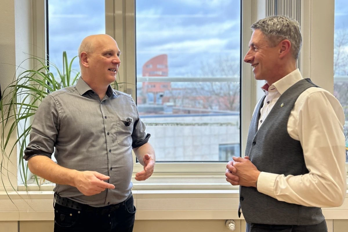 Peter Marwan von Ushel.news im Gespräch mit Christoph Böck, aktuell Bürgermeister und Bürgermeisterkandidat in Unterschleißheim (Bild: Lenard Strobel)