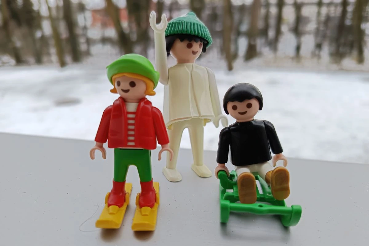 Kinder beim Wettrenen im Winter (Foto. Peter Marwan)